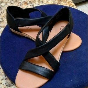 Ladies comfort sandal a medium